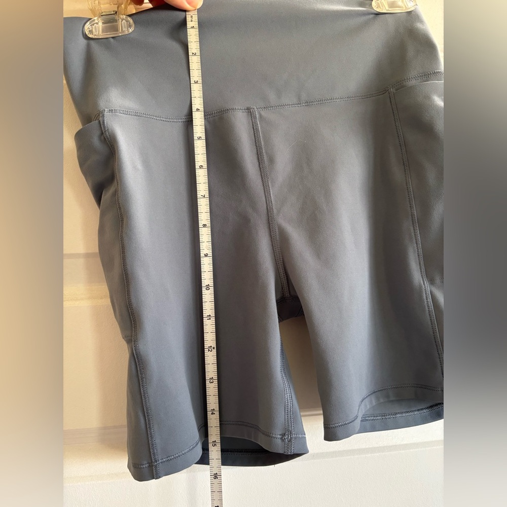 Vuori Shorts Womens Small Gray High Rise Pocket Biker Athletic Compression Yoga - Picture 8 of 10